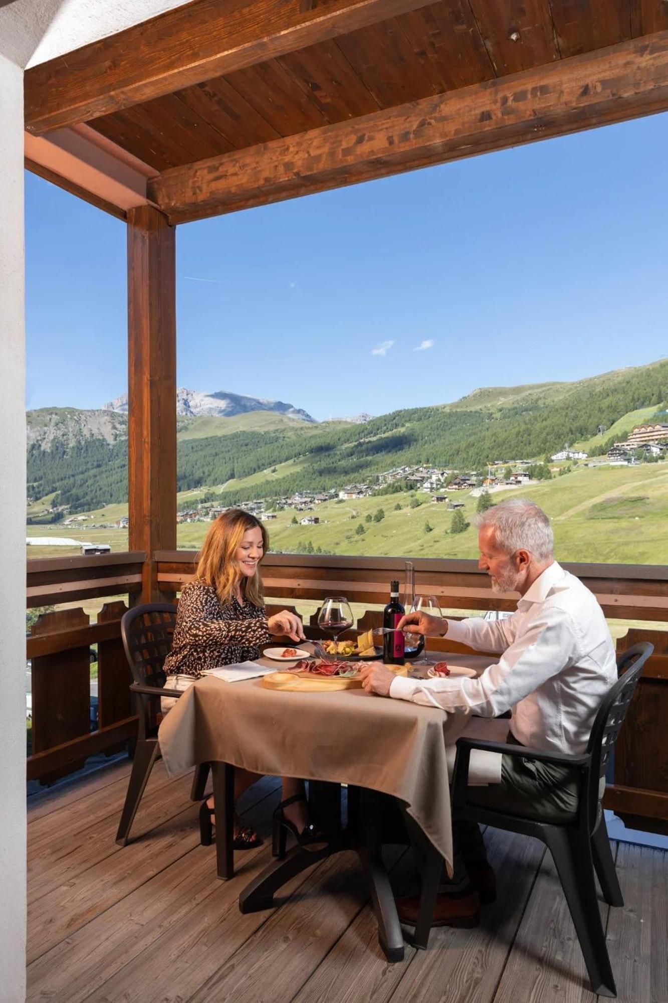 Standard Double or Twin Room Balcony